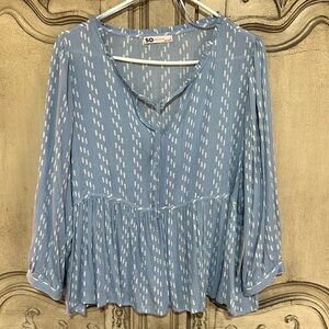 NWT - SO Lightweight trendy top in Light blue and white pattern- Size Large